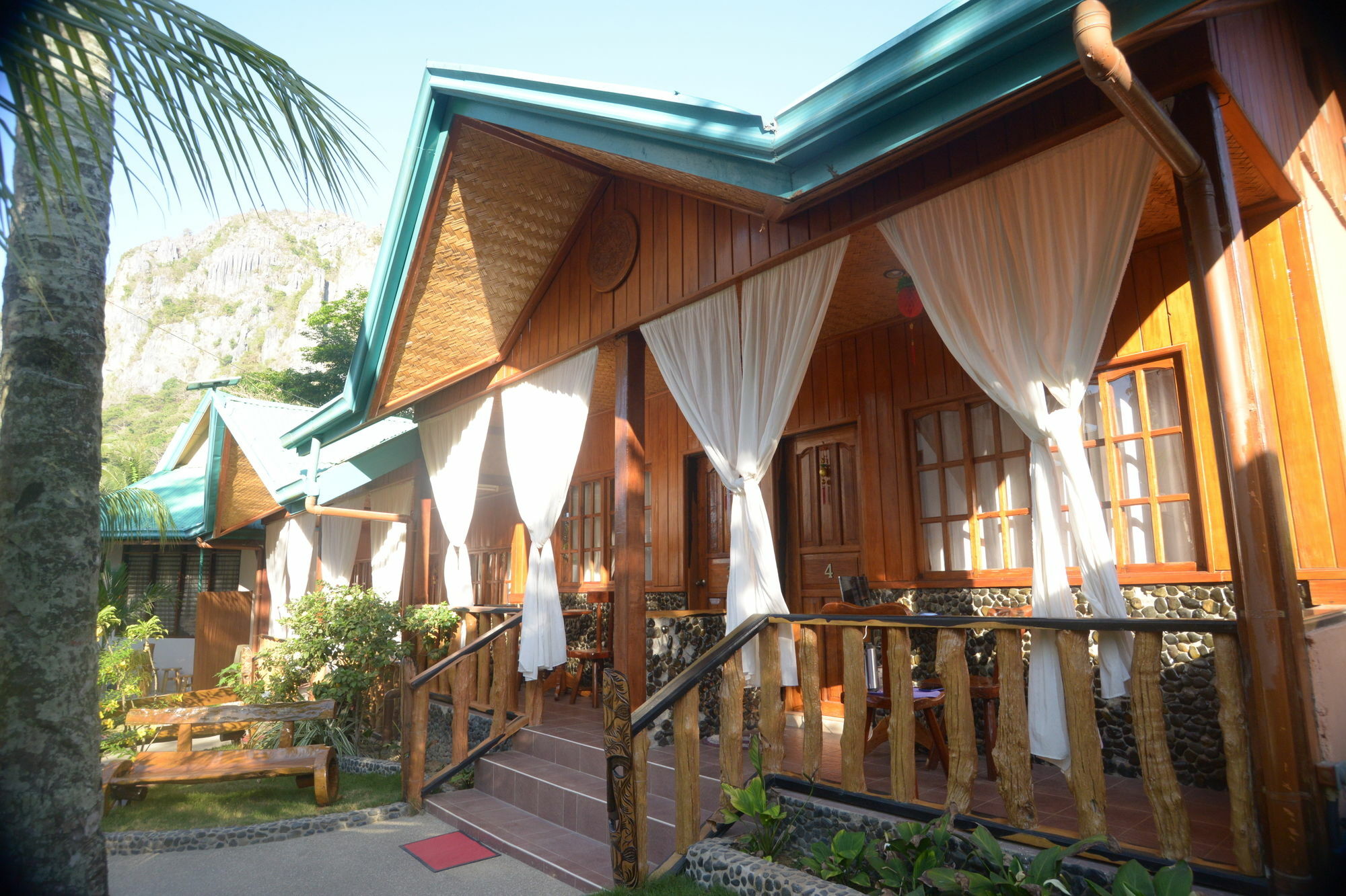 OYO 696 Jurias Garden Hotel El Nido Exterior foto
